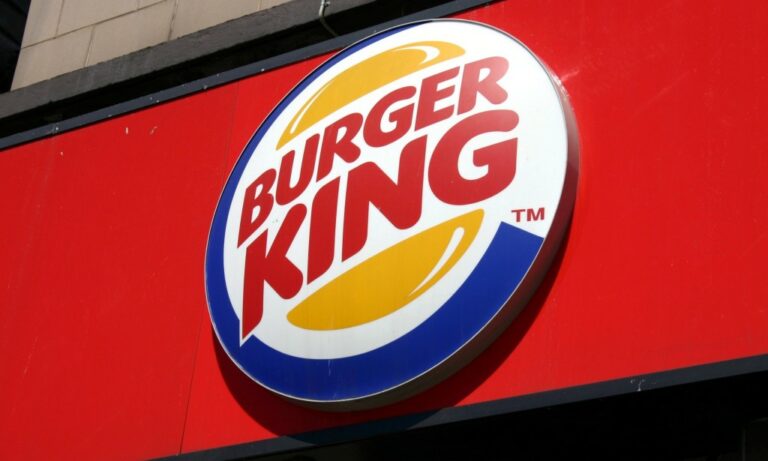 Read more about the article “Burger King” உணவகங்களில் உணவருந்த தடை! தீவிரமடையும் “கொரோனா” கட்டுப்பாடுகள்!!