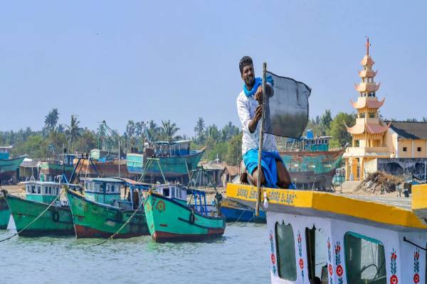 You are currently viewing ராமேஸ்வரம் கடற்றொழிலாளர்கள் இலங்கைக்கு எதிராக ஆர்ப்பாட்டம்!