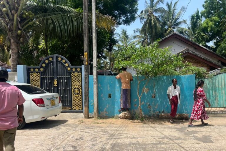 Read more about the article அடித்து தாக்கப்பட்டு கொடூரமாக கொலை செய்யப்பட்ட குடும்பப் பெண்!