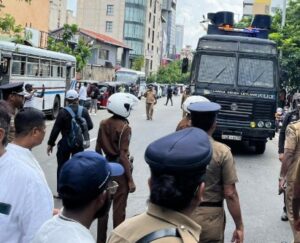 கொழும்பு இராமநாதன் இந்து மகளிர் கல்லூரிக்கு எதிராக மக்கள் போராட்டம்! 1